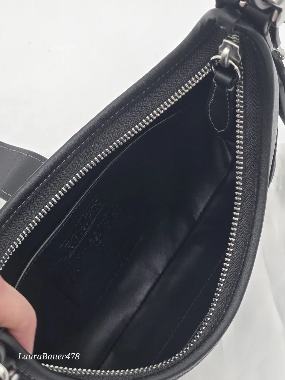 💥NWT💥 Coach Glovetanned Leather Hamptons Hobo, Black